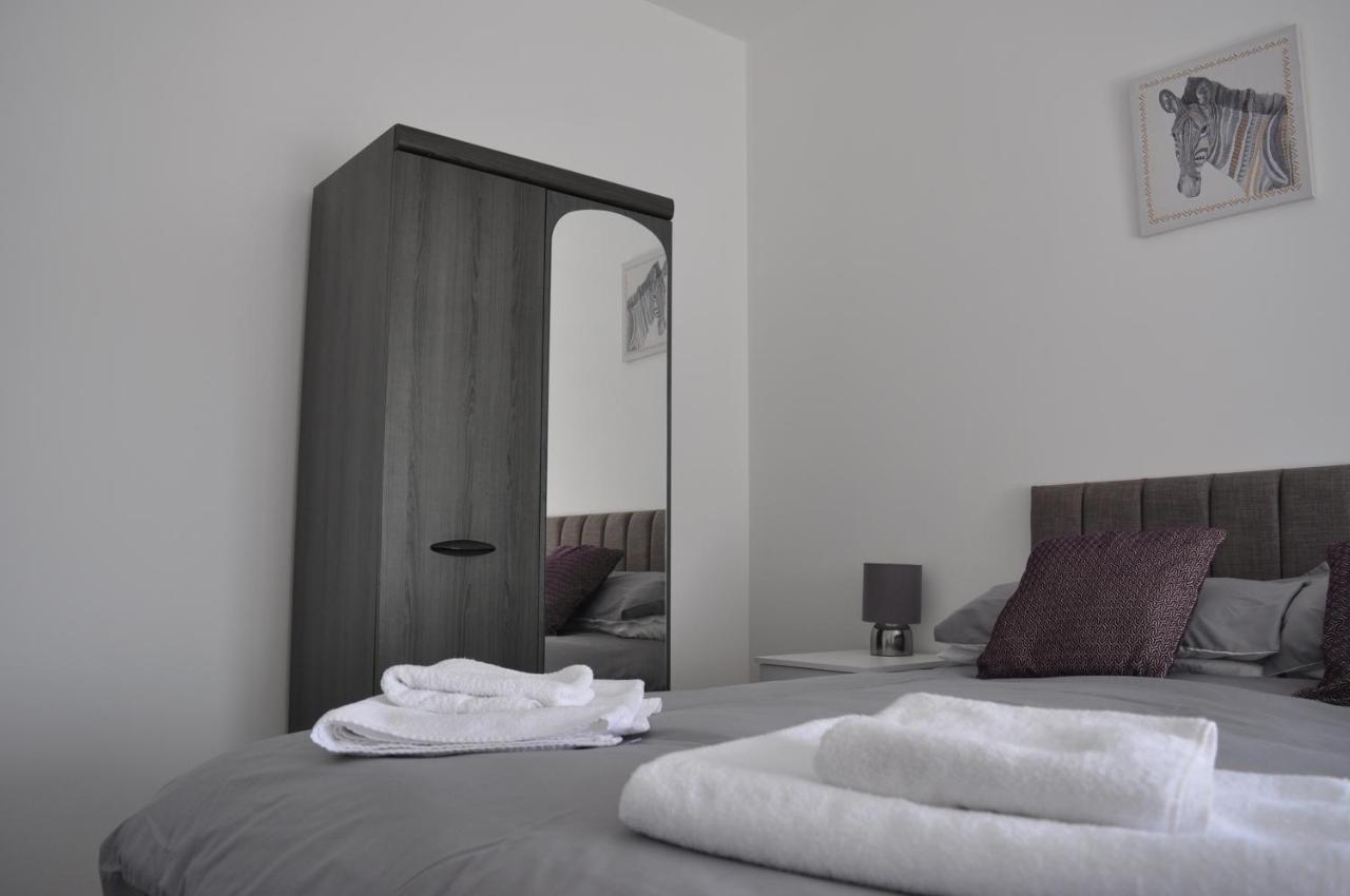 Sapphire House Apartments Телфорд Екстер'єр фото