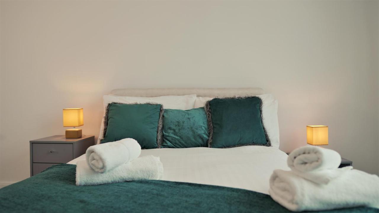 Sapphire House Apartments Телфорд Екстер'єр фото